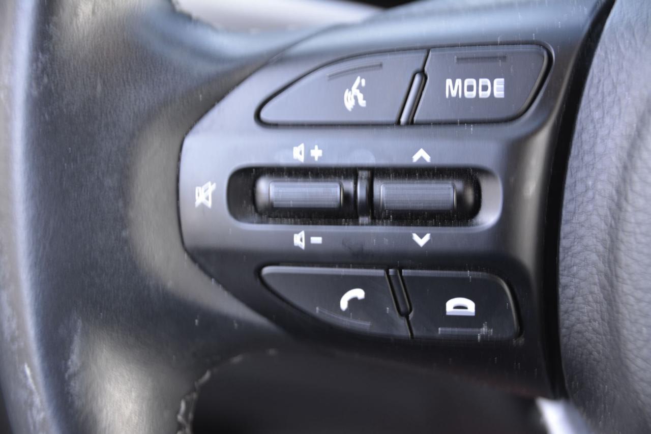 2023 Kia Rio 5-door RIO S Photo