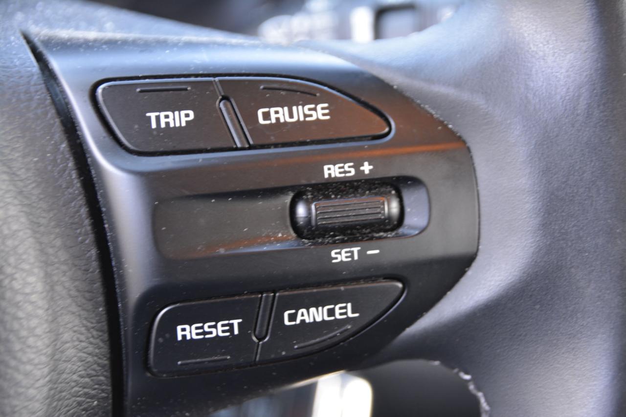 2023 Kia Rio 5-door RIO S Photo