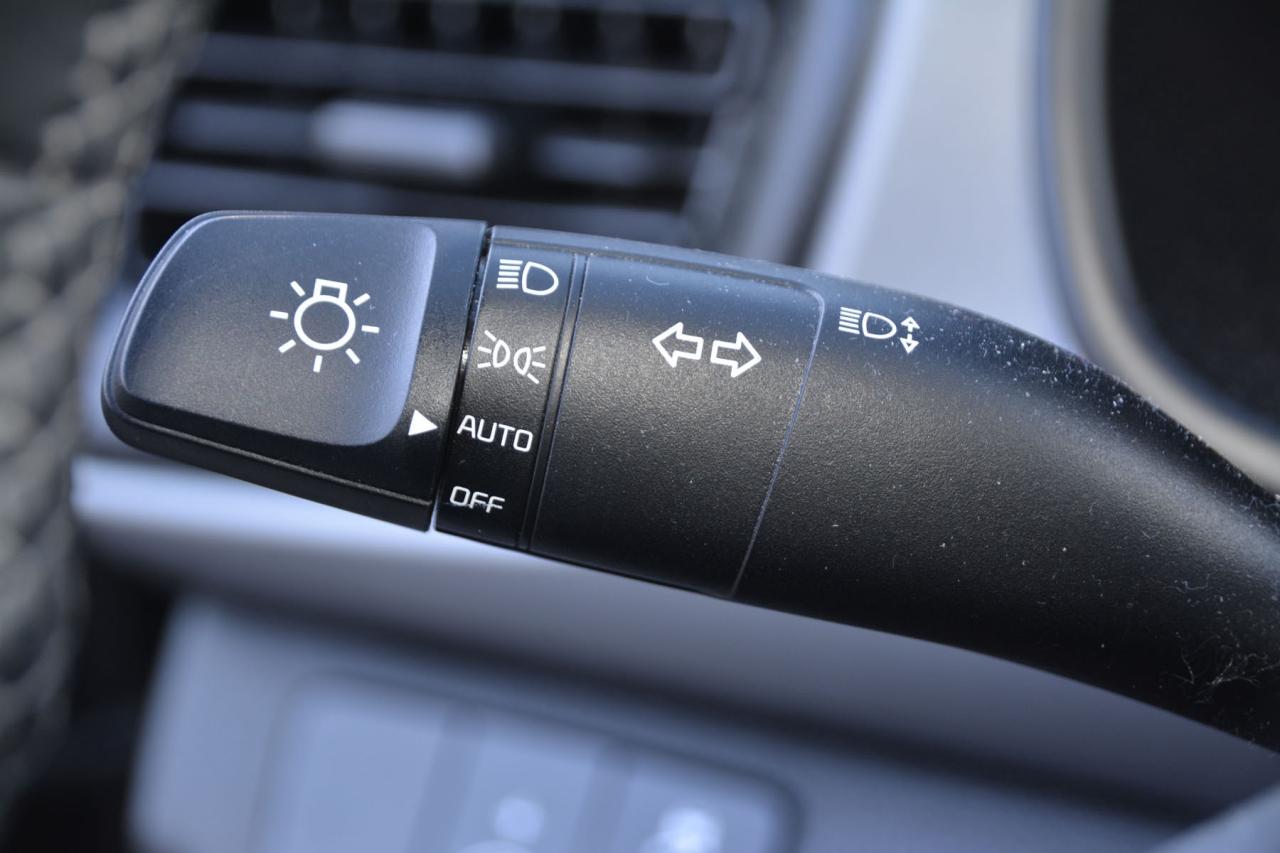 2023 Kia Rio 5-door RIO S Photo