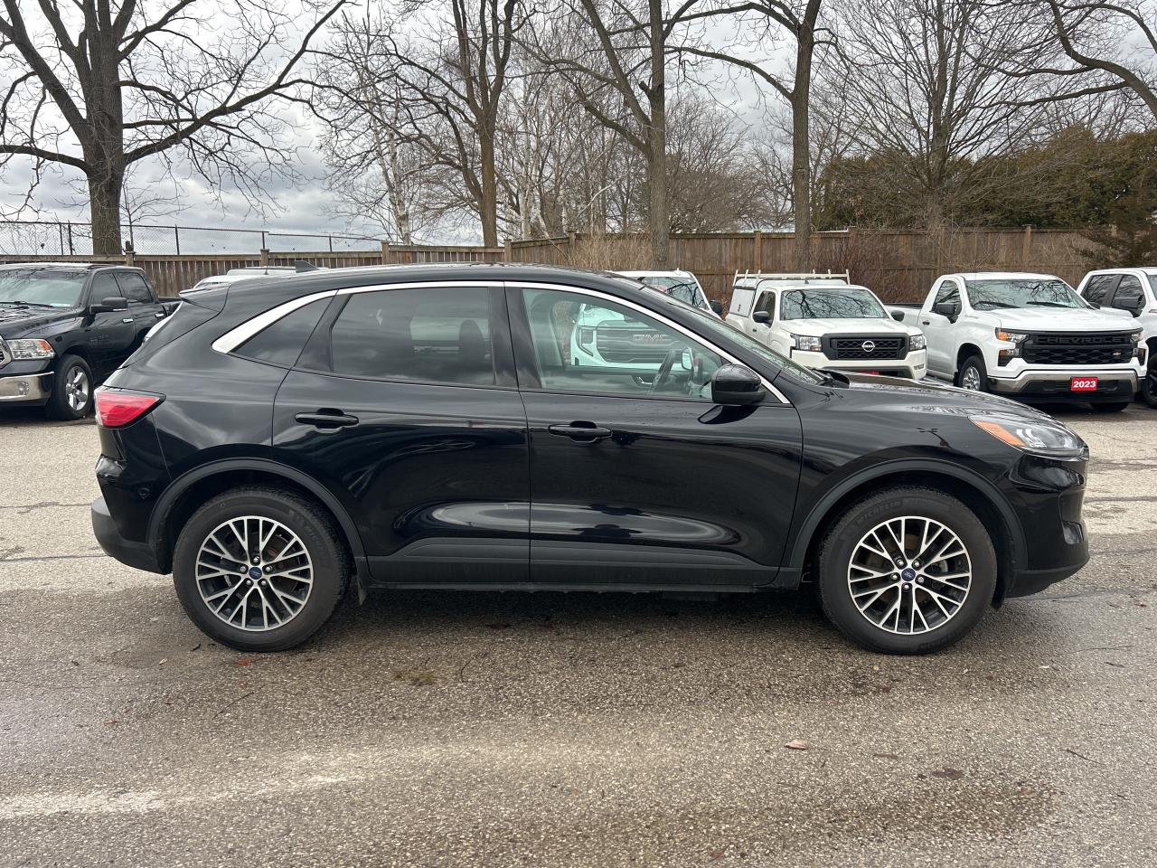 2021 Ford Escape SE PLUG IN HYBRID, CLEAN CARFAX, FACTORY WARRANTY! Photo4