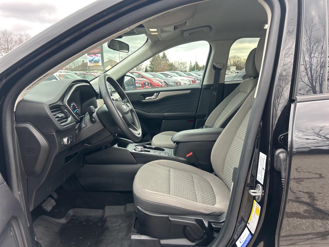 2021 Ford Escape SE PLUG IN HYBRID, CLEAN CARFAX, FACTORY WARRANTY! Photo