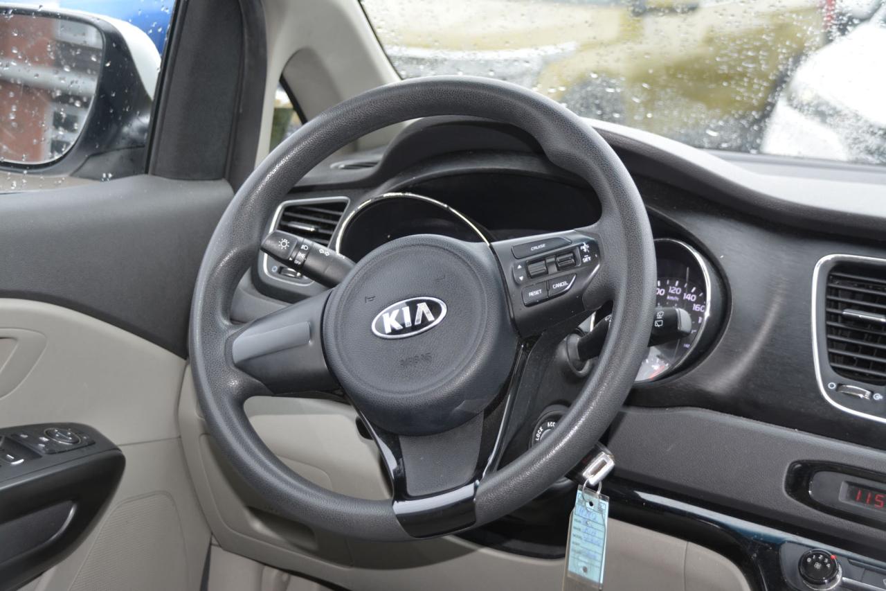 2016 Kia Sedona SEDONA L Photo