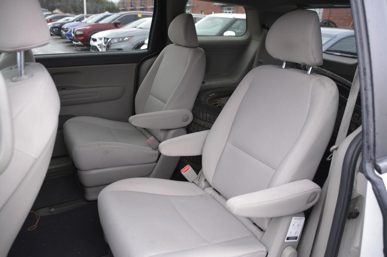2016 Kia Sedona SEDONA L Photo