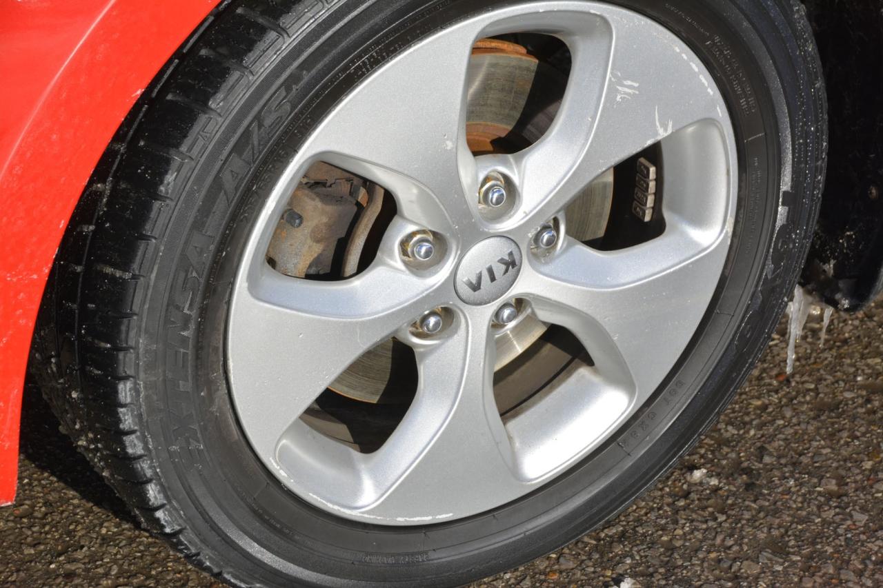 2016 Kia Rondo RONDO Photo