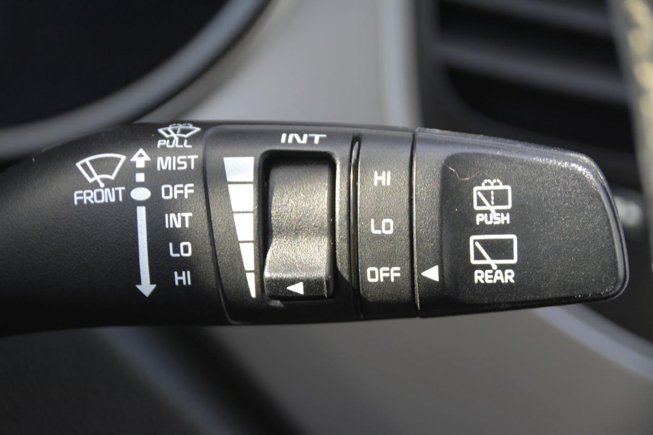 2016 Kia Rondo RONDO Photo