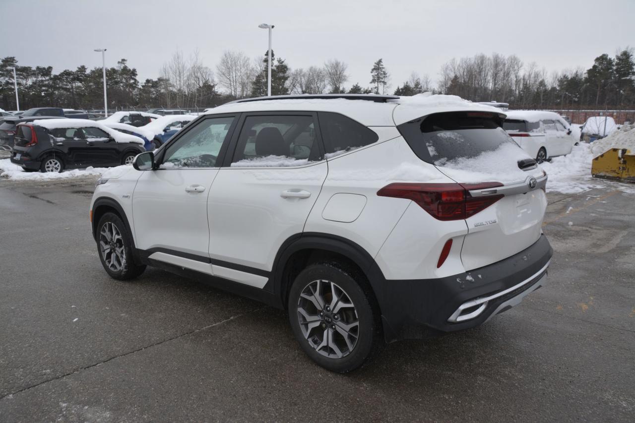 2021 Kia Seltos SELTOS EX Photo2