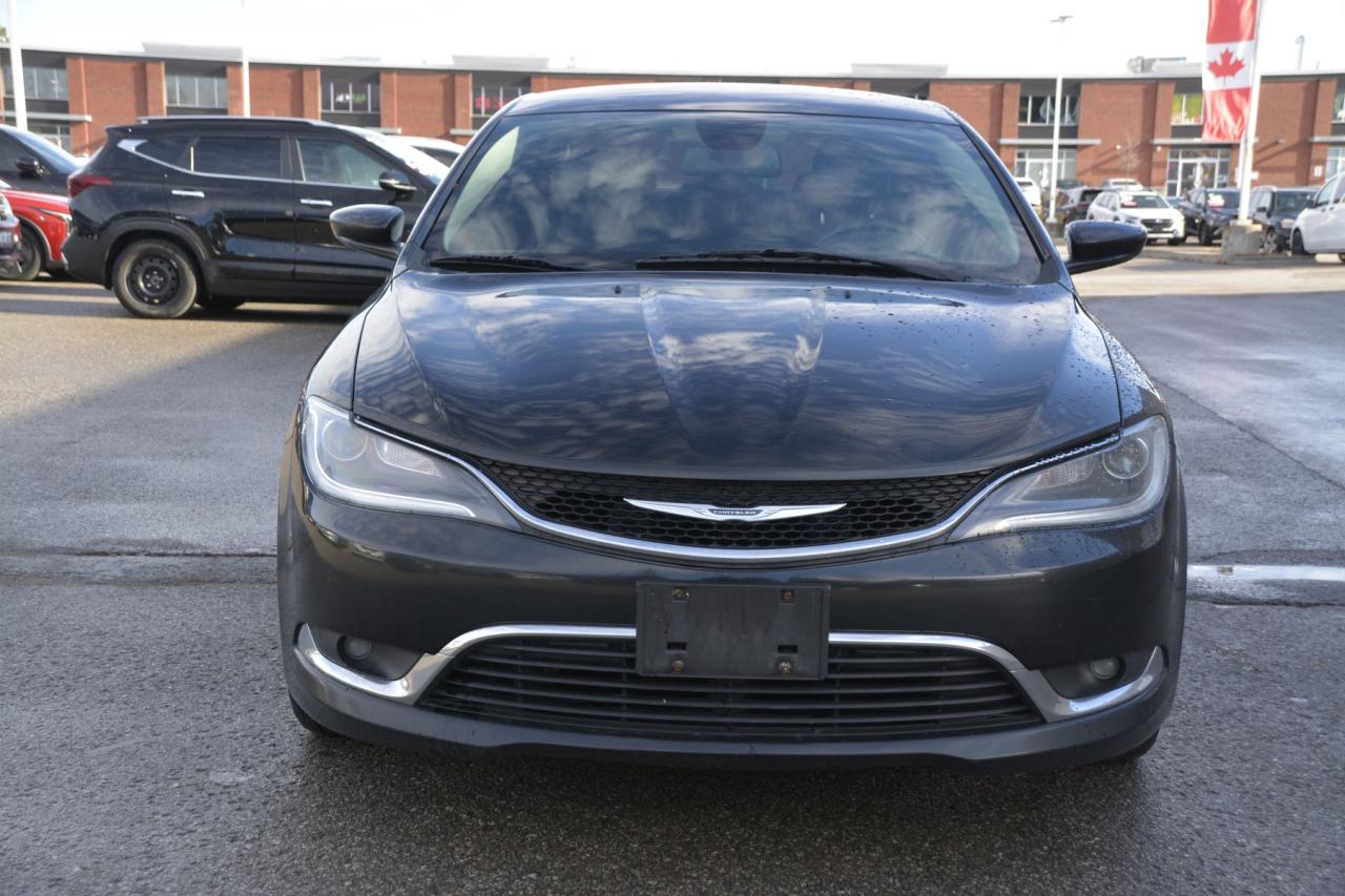 2016 Chrysler 200 200 LIMITED Photo