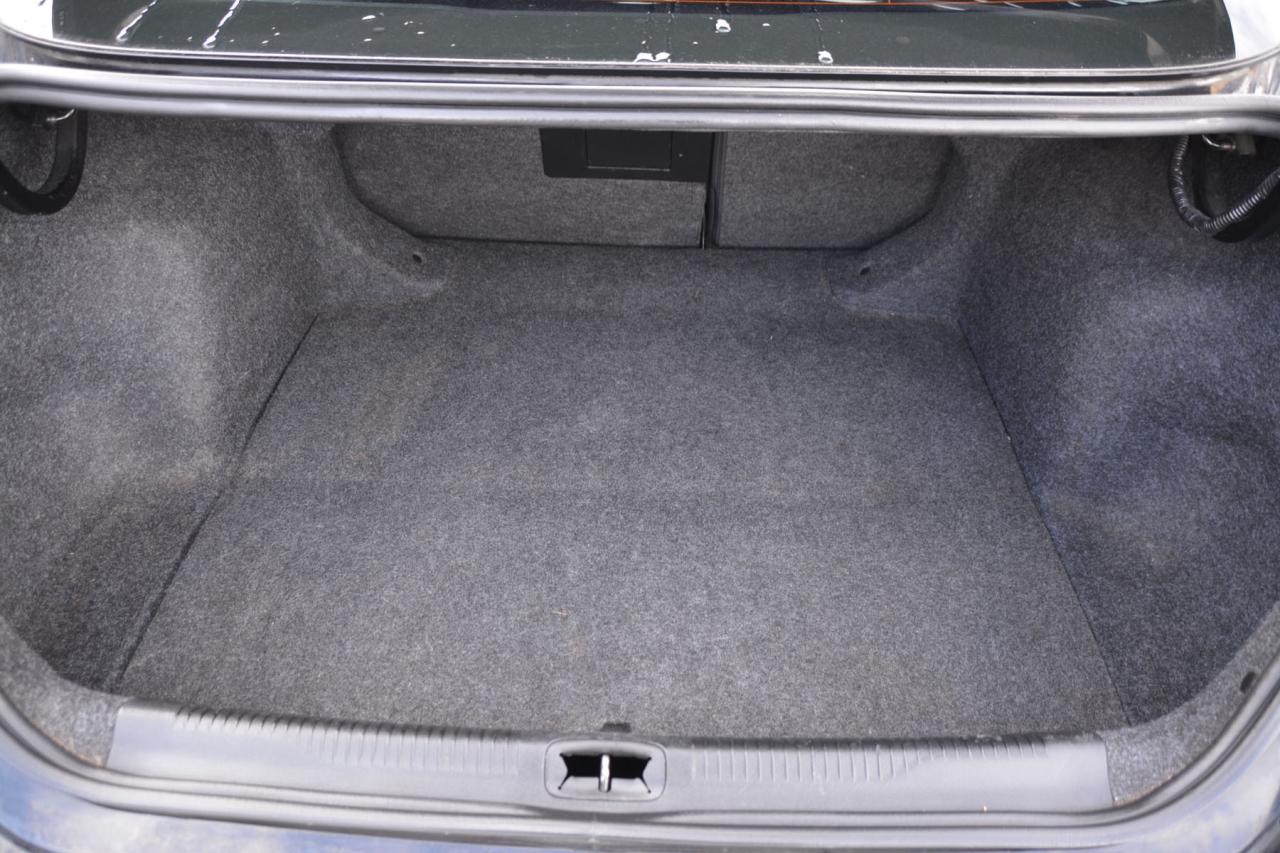 2016 Chrysler 200 200 LIMITED Photo