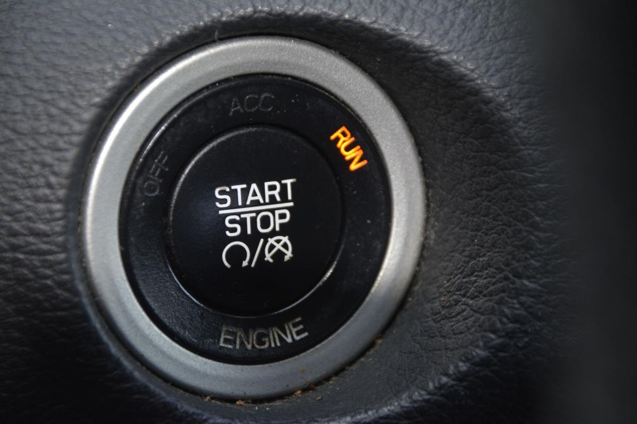 2016 Chrysler 200 200 LIMITED Photo