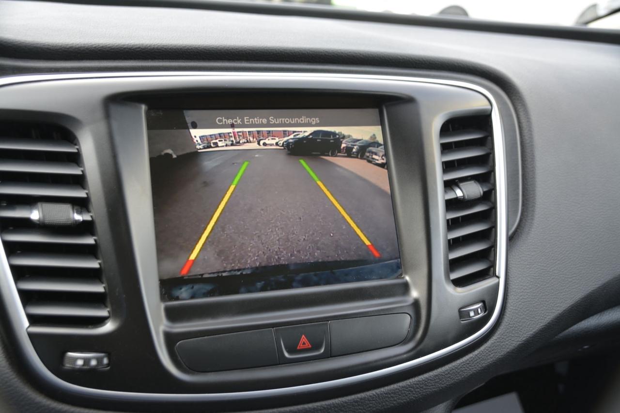 2016 Chrysler 200 200 LIMITED Photo