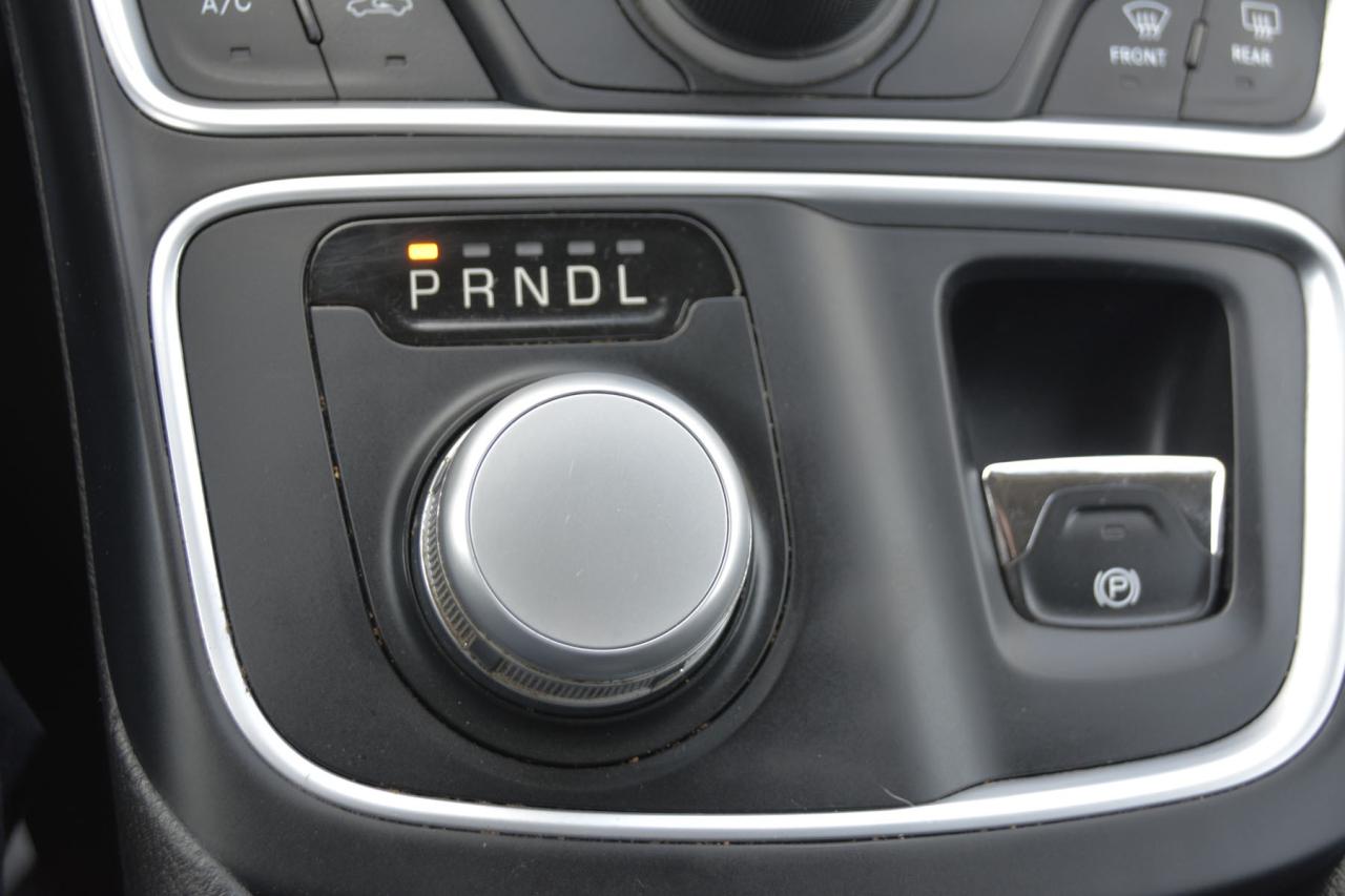 2016 Chrysler 200 200 LIMITED Photo