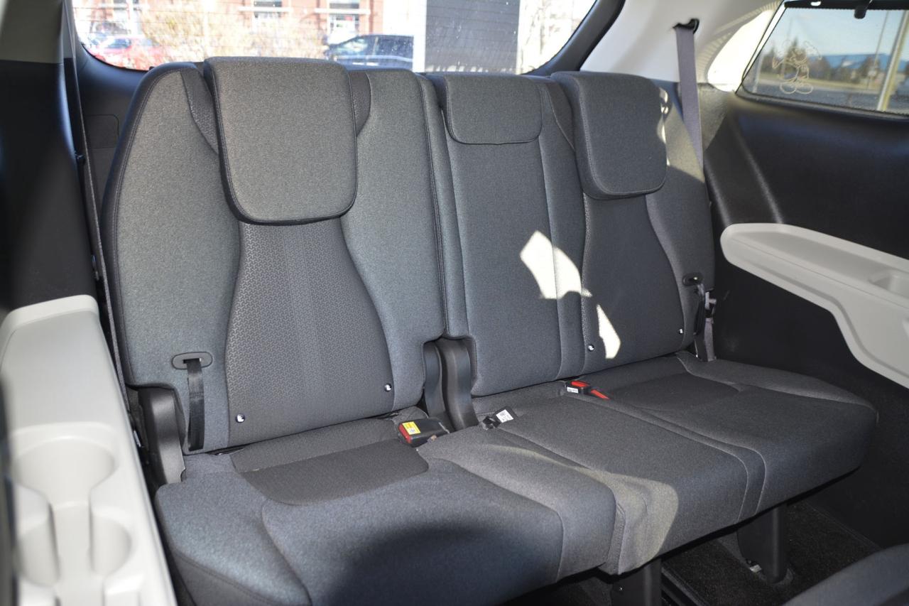 2023 Kia Carnival CARNIVAL LX Photo4