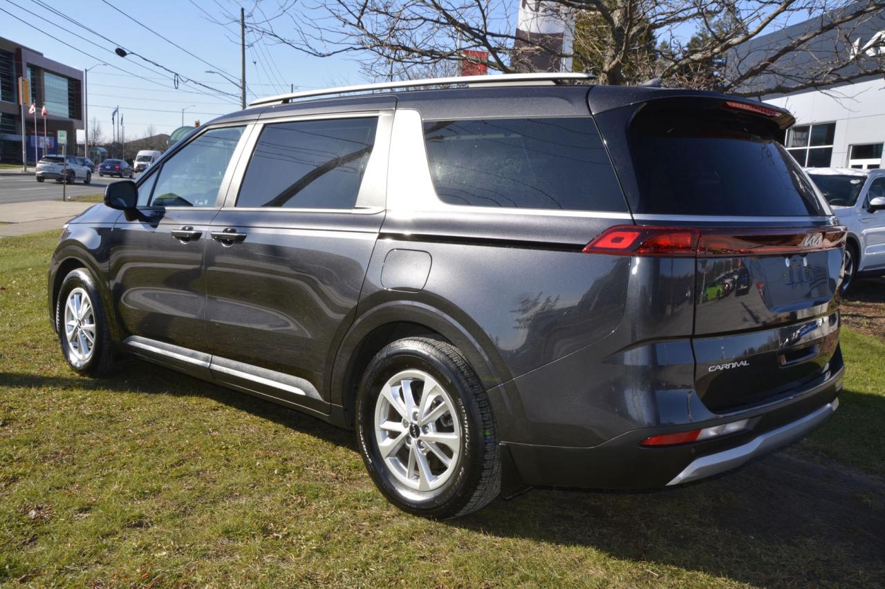 2023 Kia Carnival CARNIVAL LX Photo