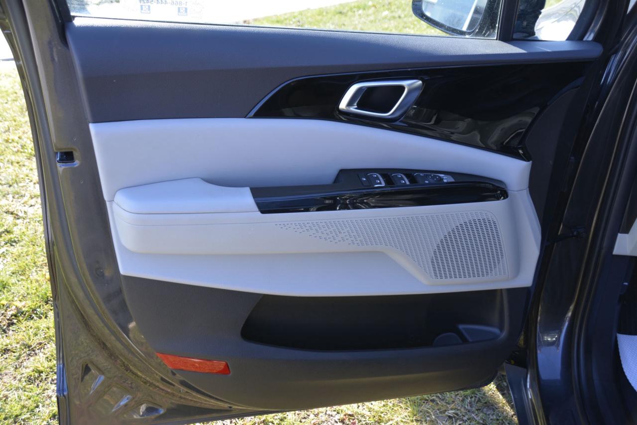 2023 Kia Carnival CARNIVAL LX Photo