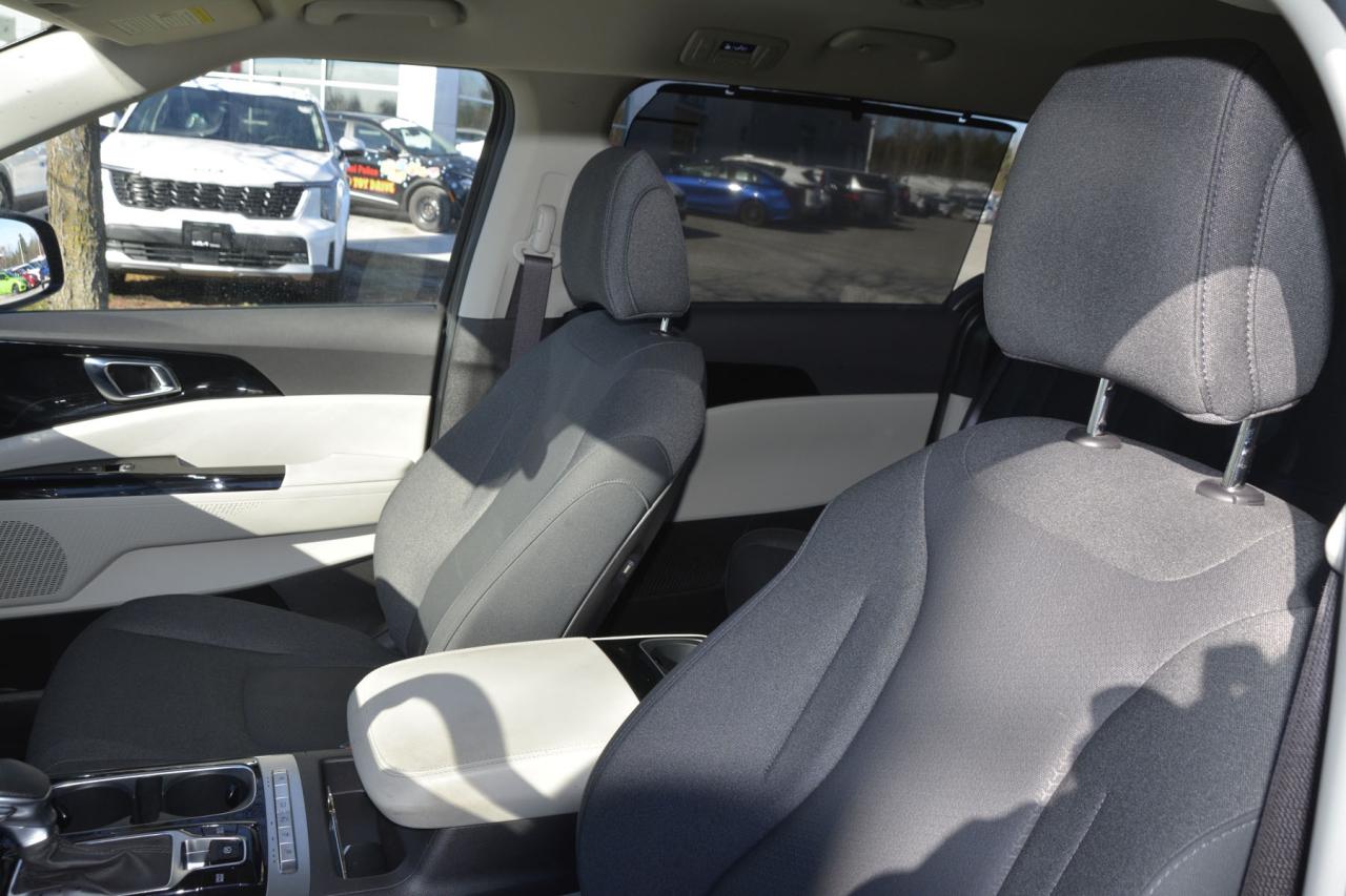 2023 Kia Carnival CARNIVAL LX Photo