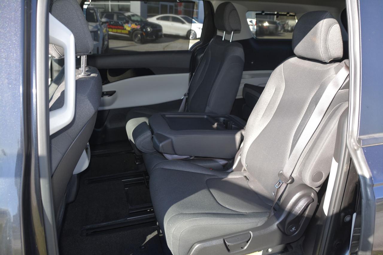 2023 Kia Carnival CARNIVAL LX Photo