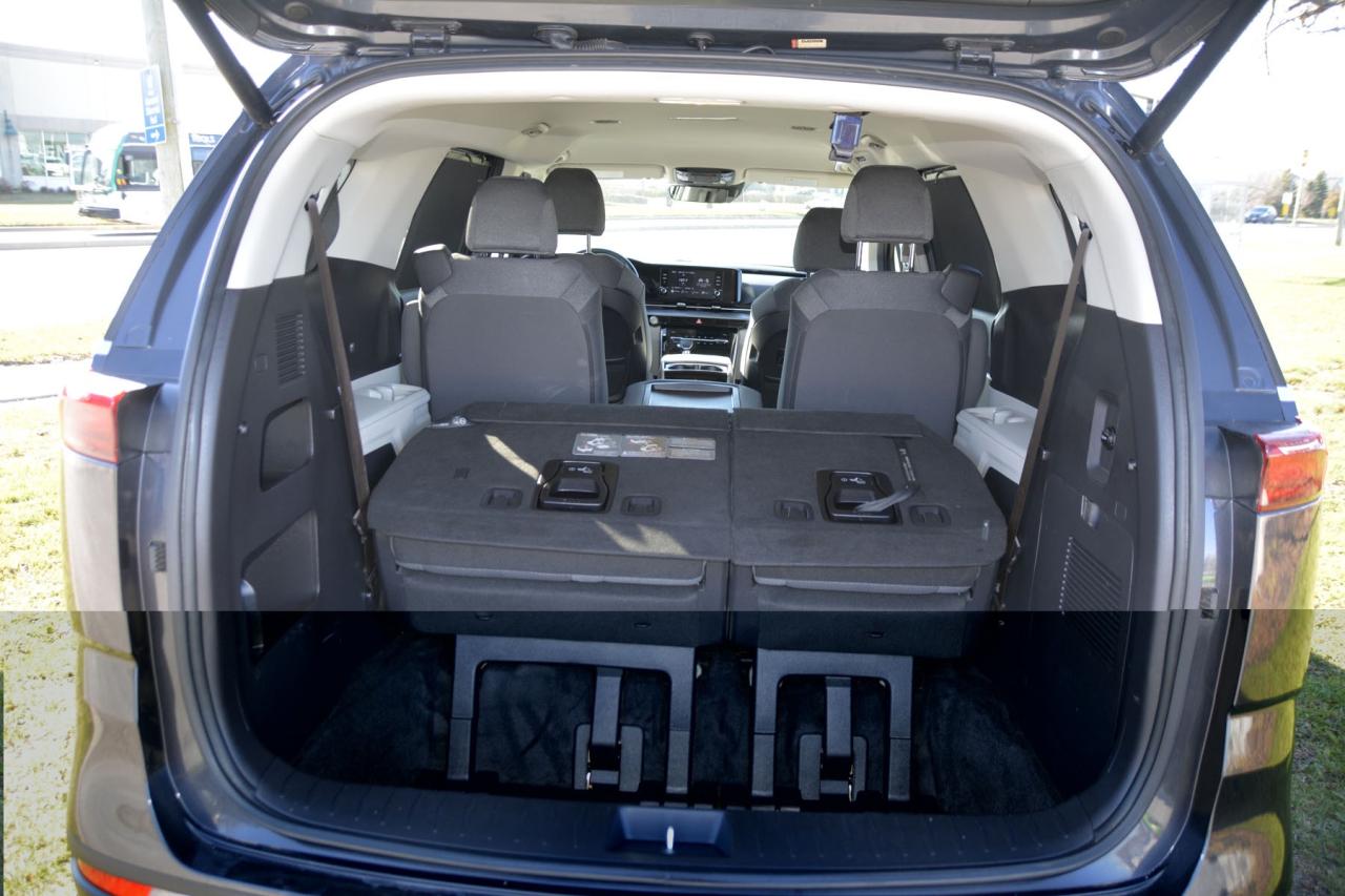 2023 Kia Carnival CARNIVAL LX Photo