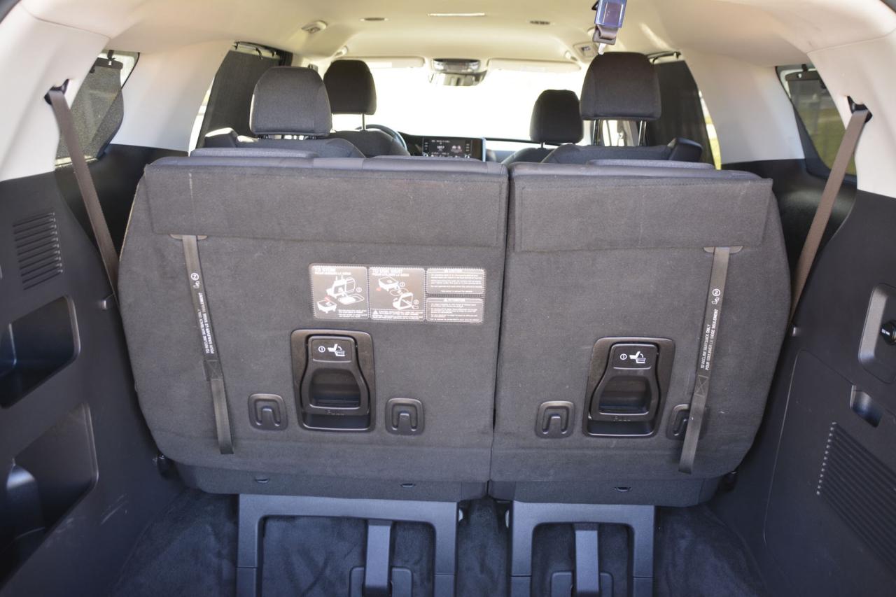 2023 Kia Carnival CARNIVAL LX Photo