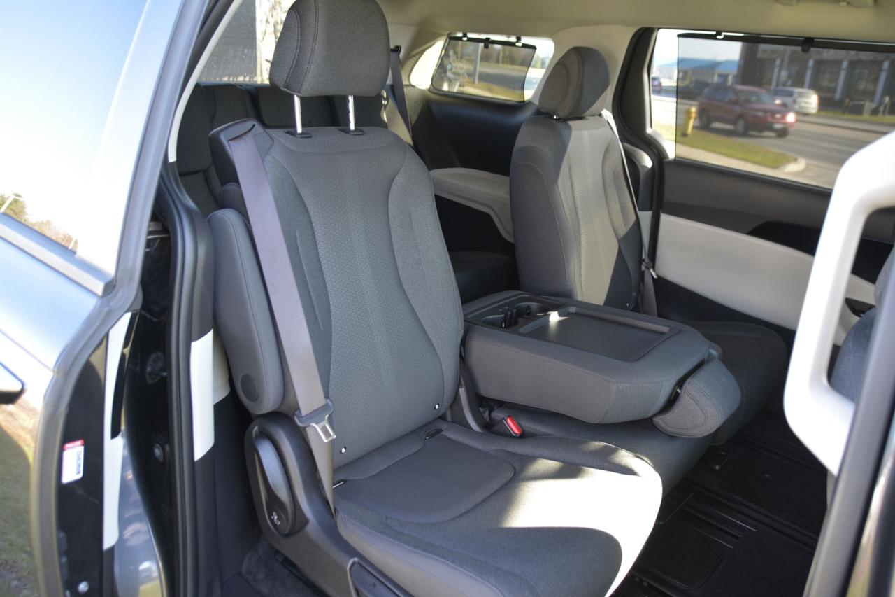 2023 Kia Carnival CARNIVAL LX Photo