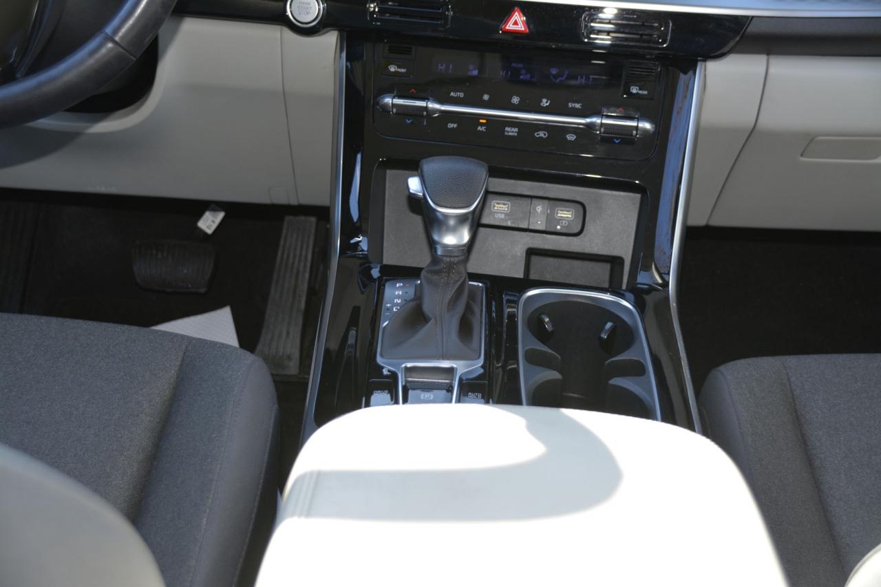 2023 Kia Carnival CARNIVAL LX Photo