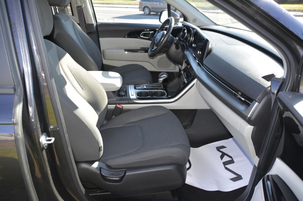 2023 Kia Carnival CARNIVAL LX Photo