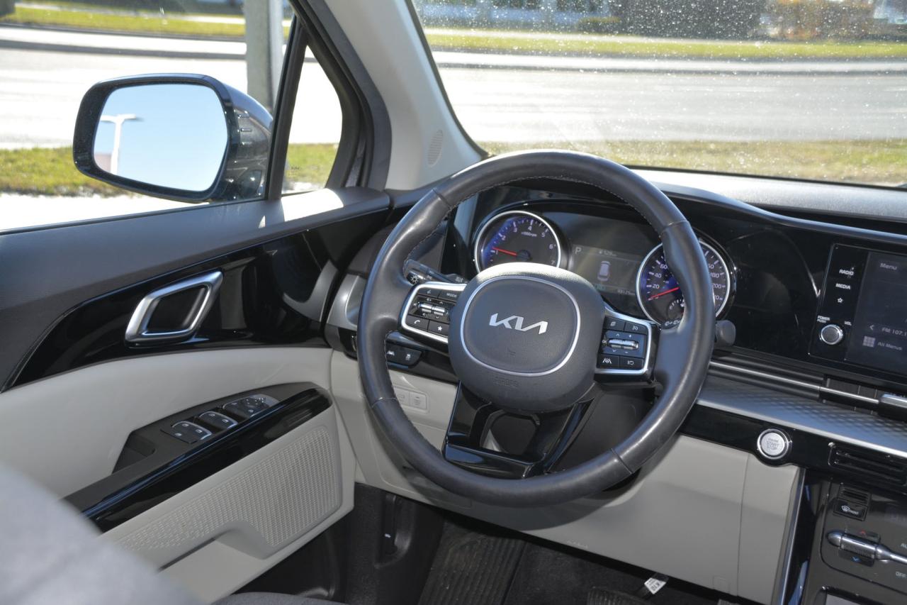 2023 Kia Carnival CARNIVAL LX Photo