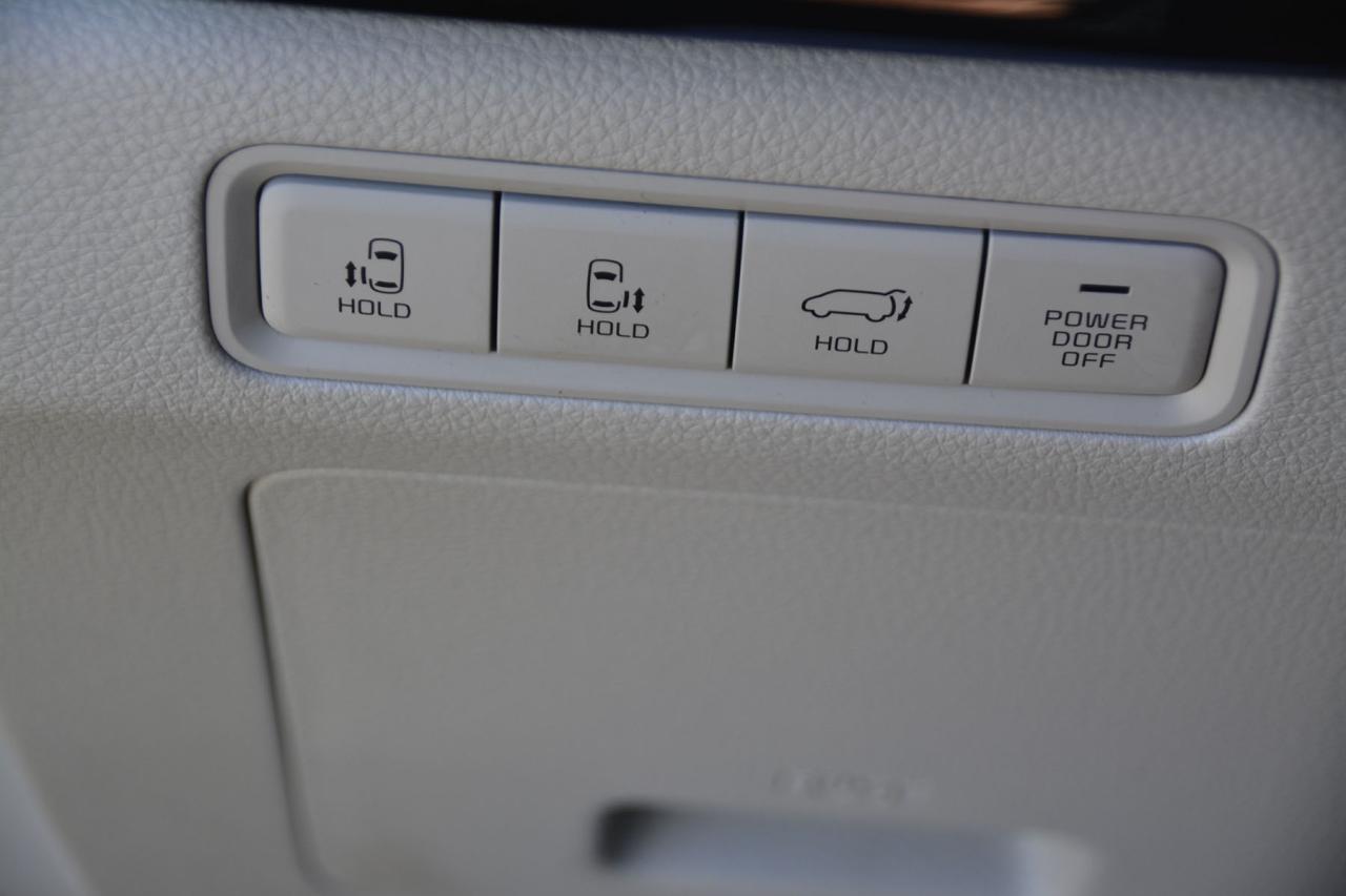 2023 Kia Carnival CARNIVAL LX Photo