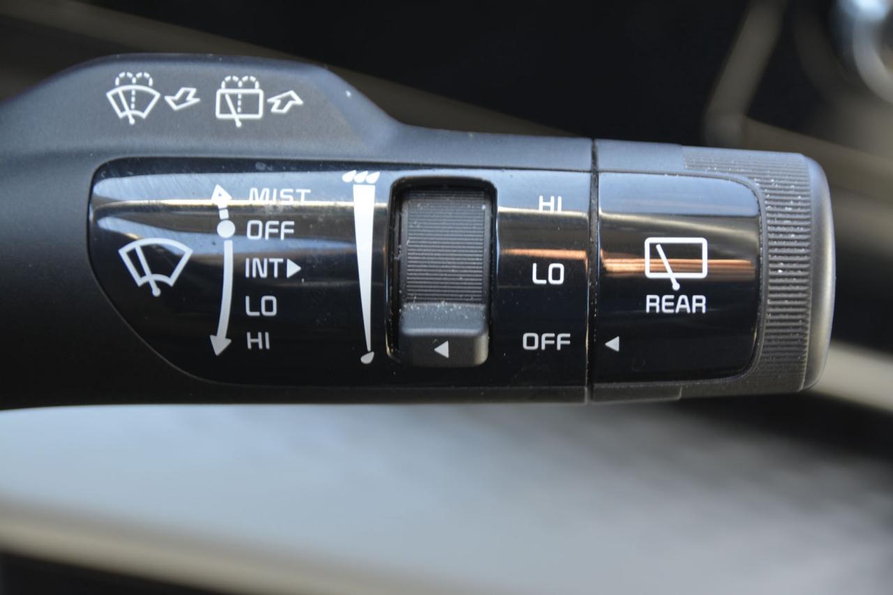 2023 Kia Carnival CARNIVAL LX Photo