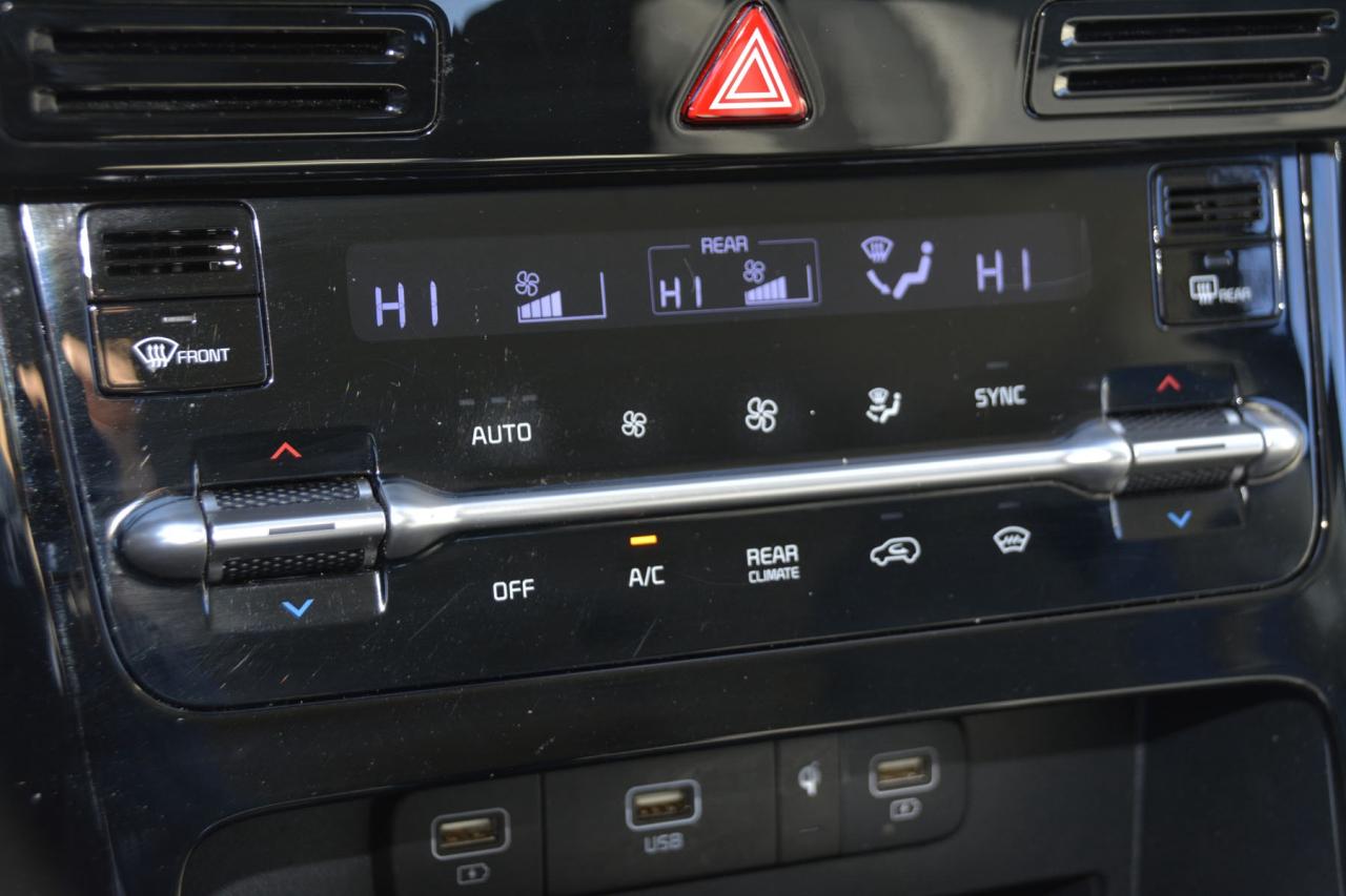 2023 Kia Carnival CARNIVAL LX Photo