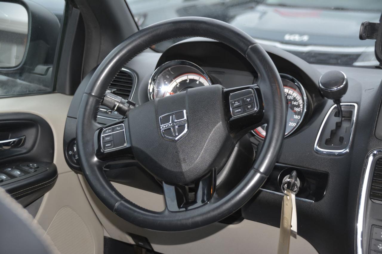 2014 Dodge Grand Caravan GRAND CARAVAN SE Photo