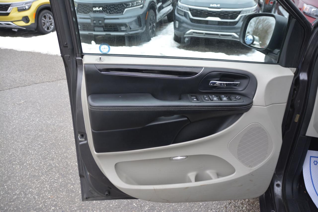 2014 Dodge Grand Caravan GRAND CARAVAN SE Photo