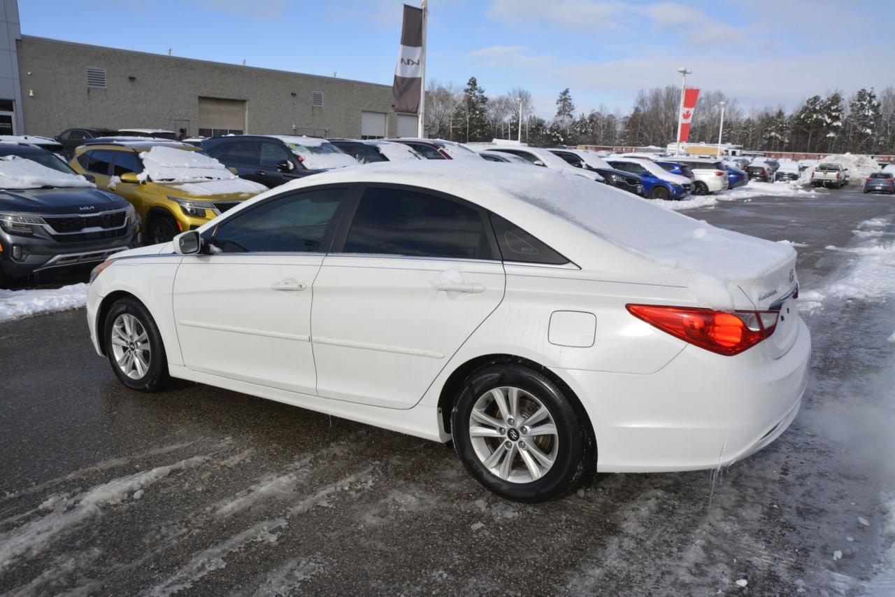 2011 Hyundai Sonata SONATA GLS Photo2