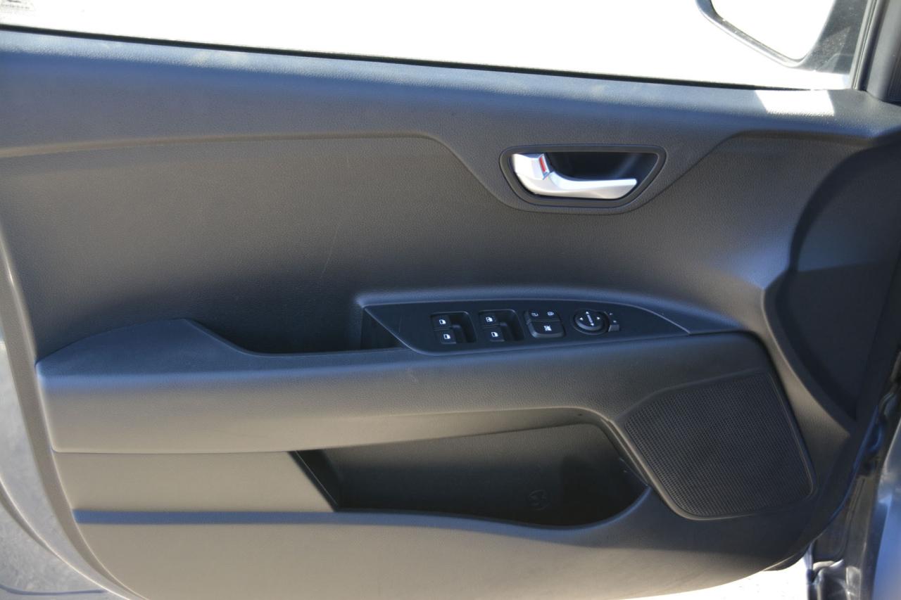 2023 Kia Rio 5-door RIO S Photo