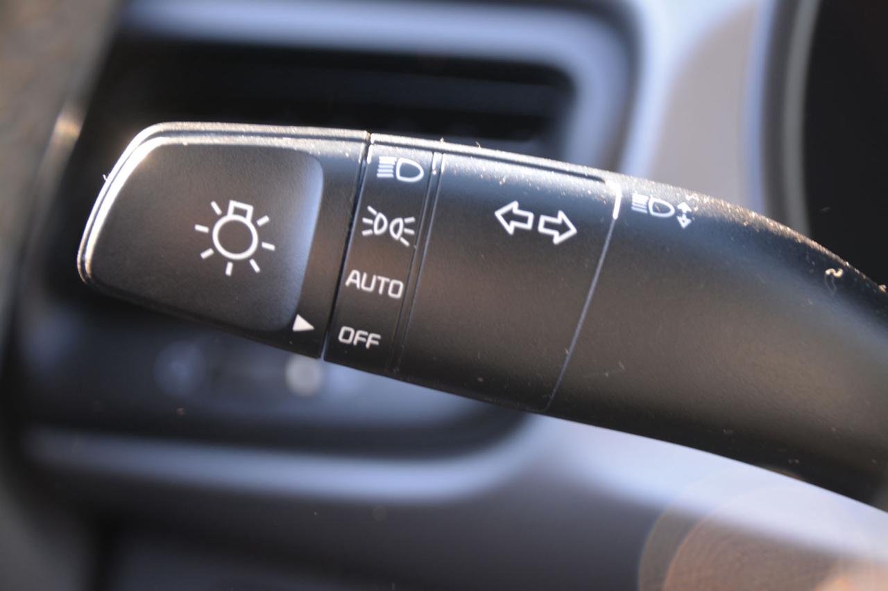 2023 Kia Rio 5-door RIO S Photo