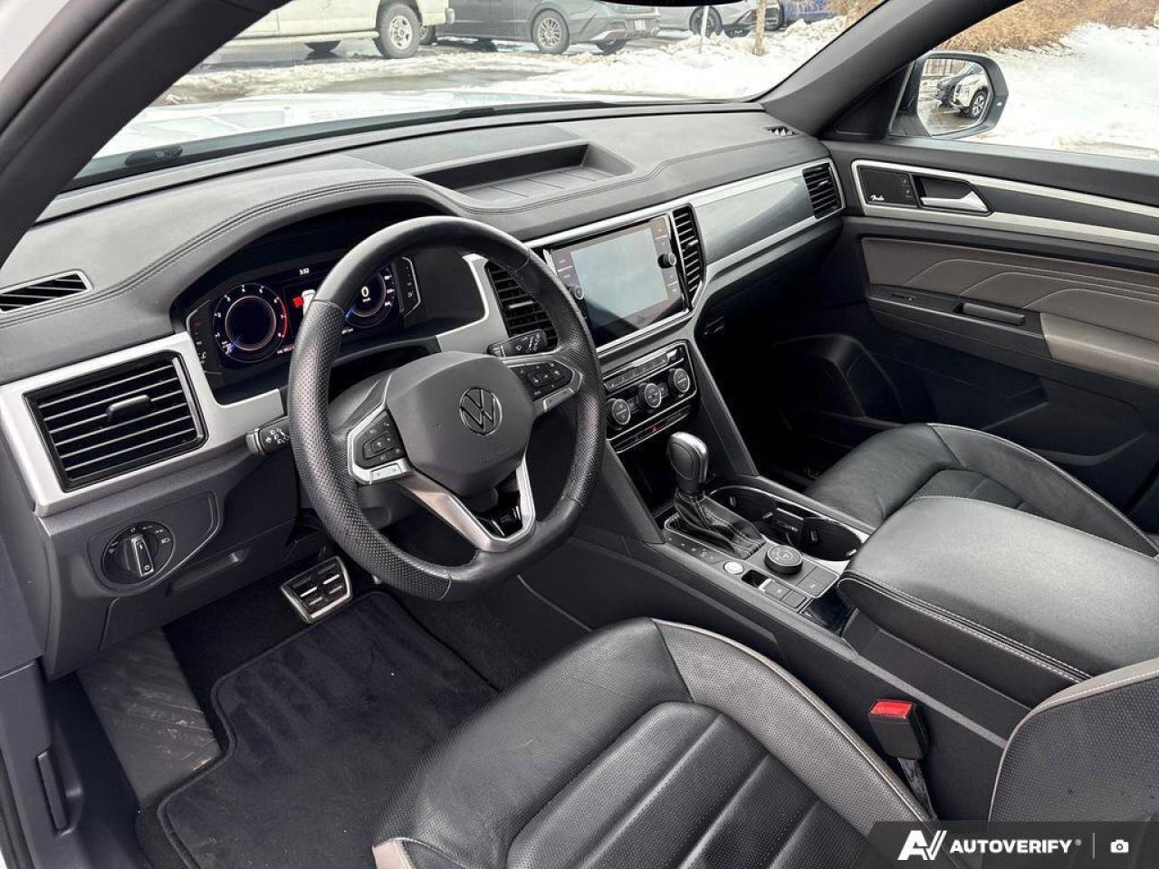 2023 Volkswagen Atlas Cross Sport Highline Photo