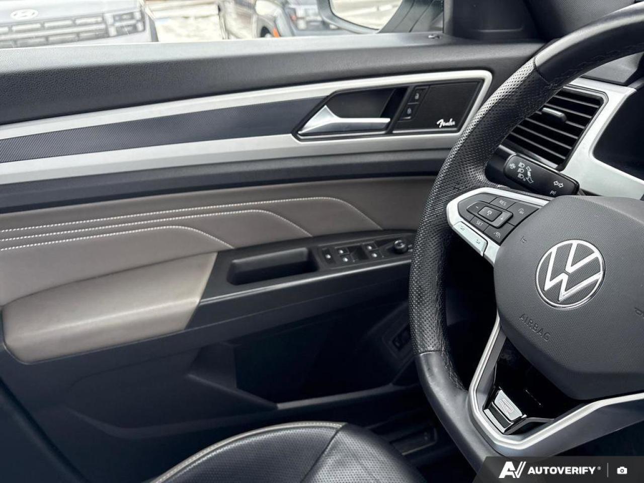 2023 Volkswagen Atlas Cross Sport Highline Photo