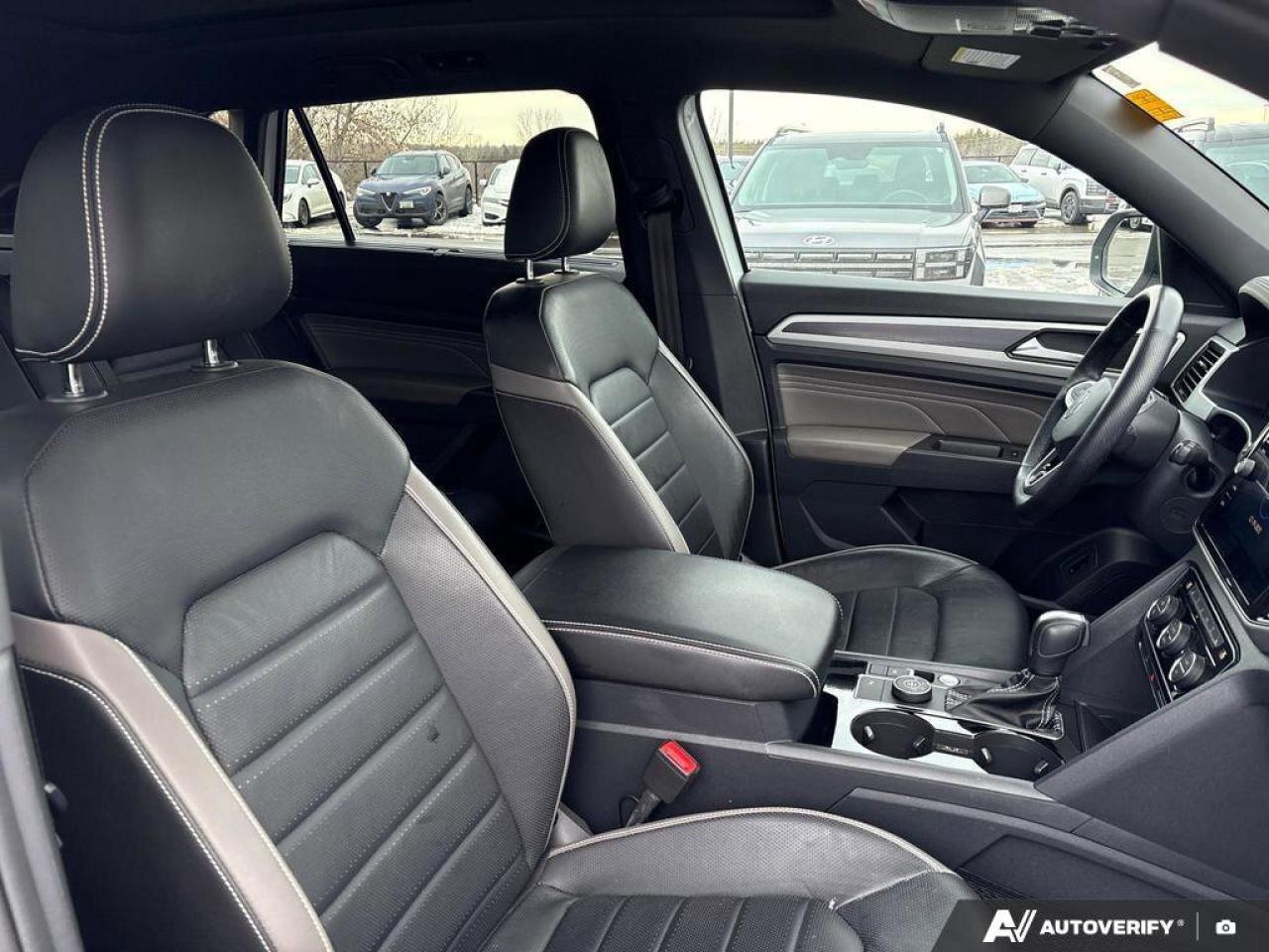 2023 Volkswagen Atlas Cross Sport Highline Photo