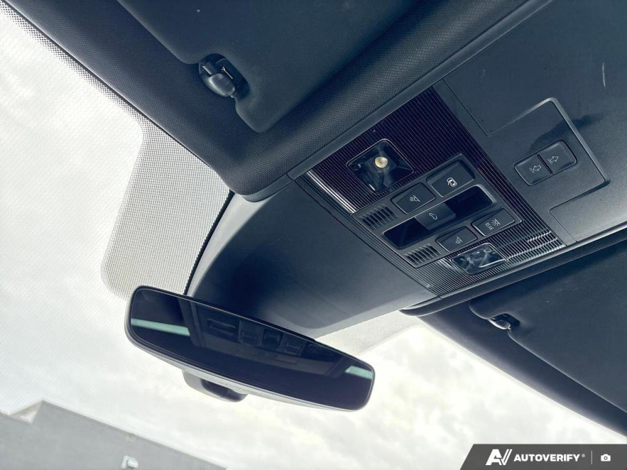 2023 Volkswagen Atlas Cross Sport Highline Photo