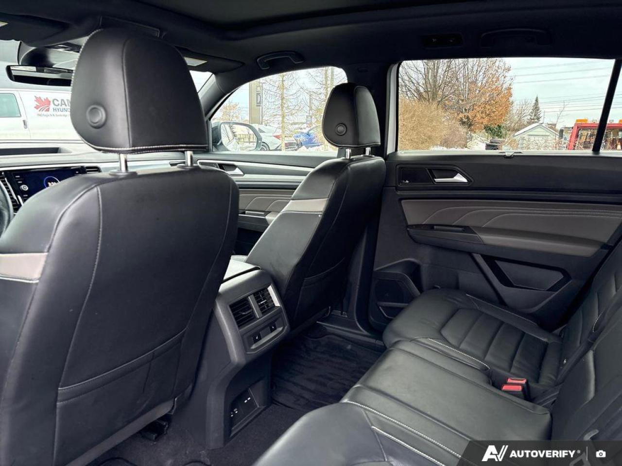 2023 Volkswagen Atlas Cross Sport Highline Photo