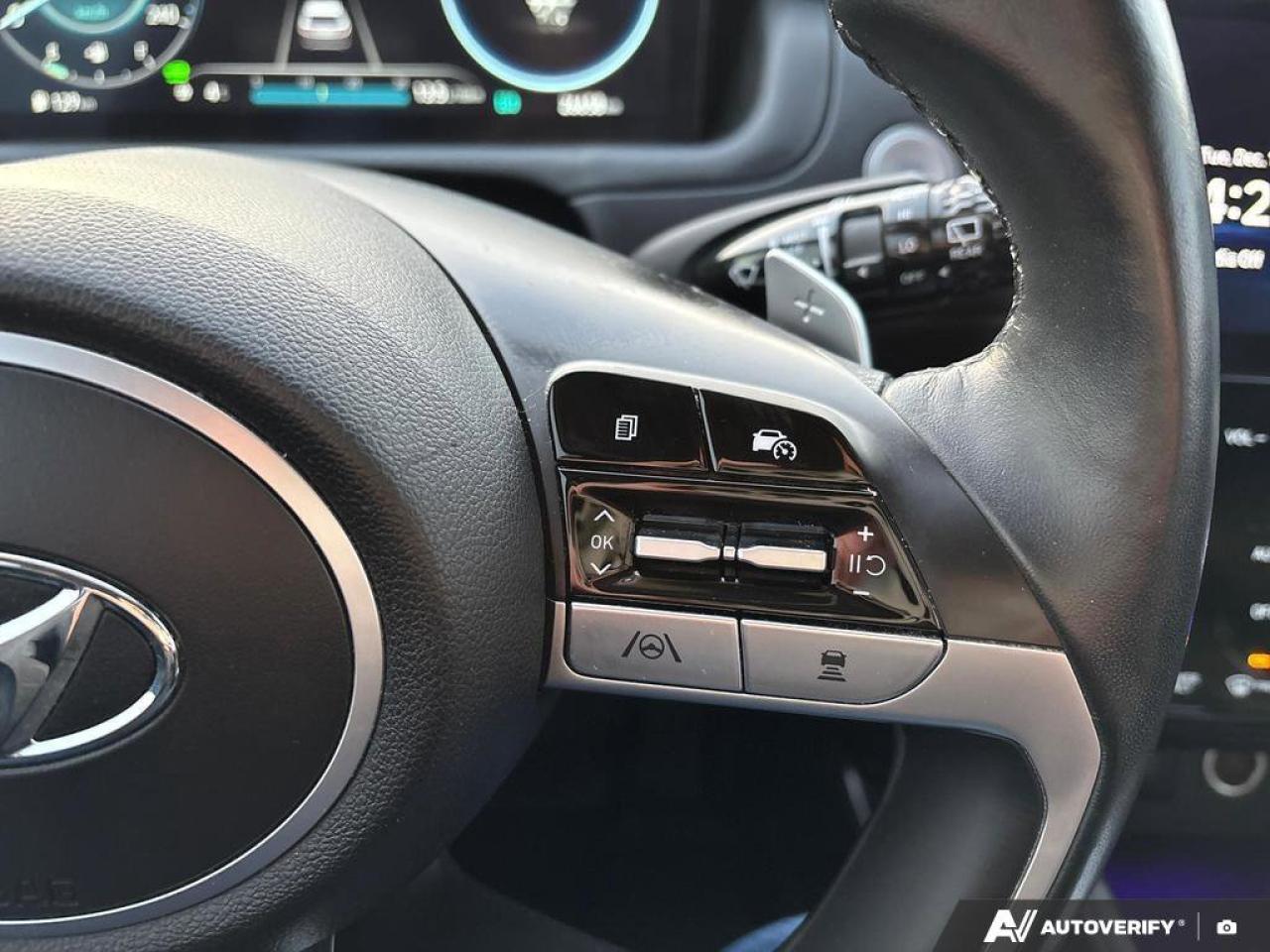 2023 Hyundai Tucson Hybrid Luxury Photo