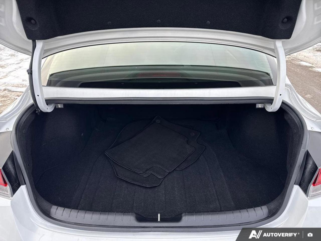 2022 Hyundai Elantra Preferred Photo