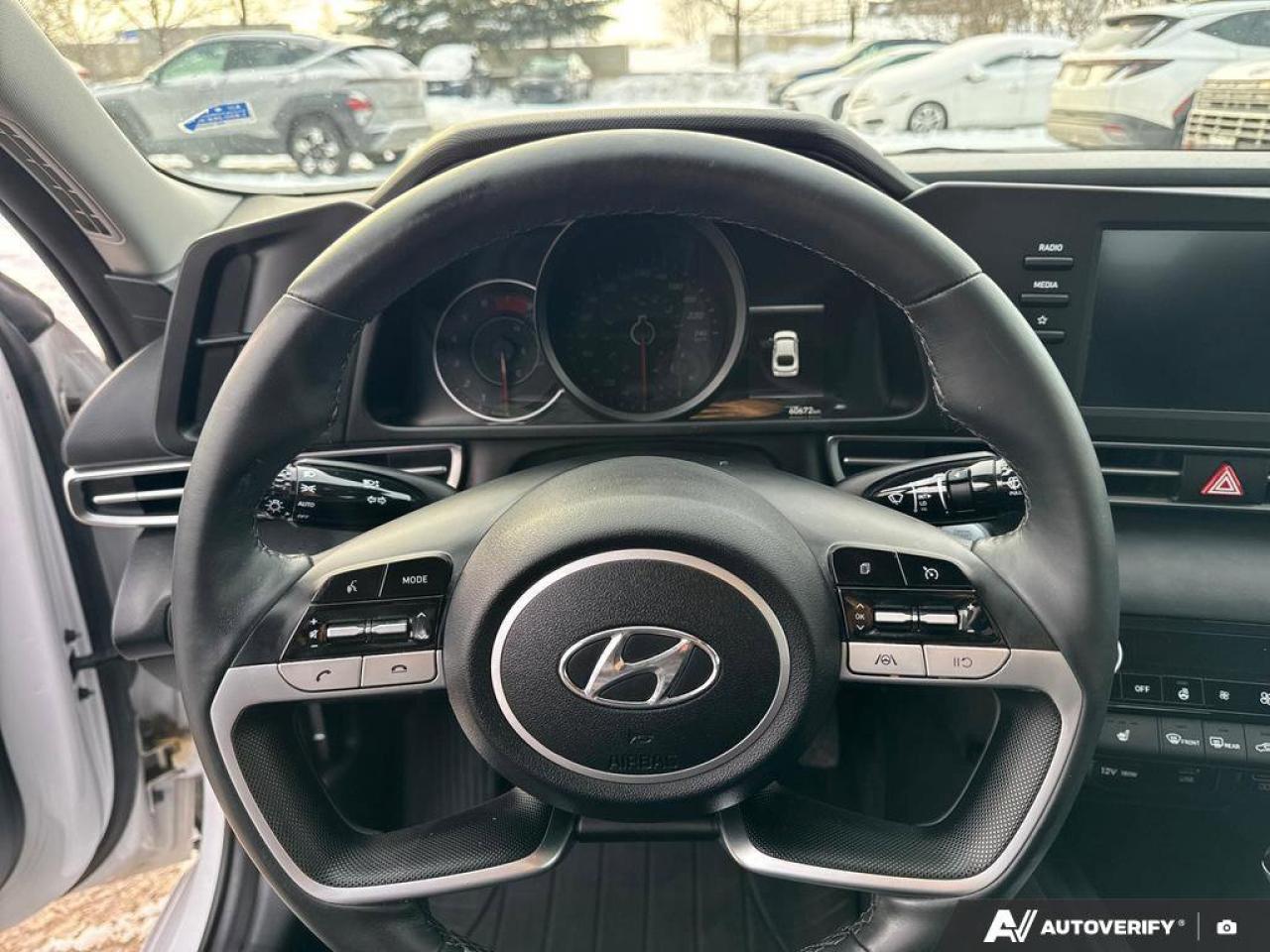 2022 Hyundai Elantra Preferred Photo