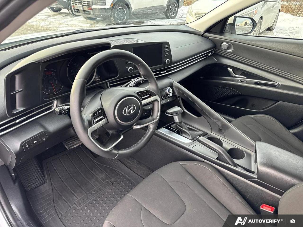 2022 Hyundai Elantra Preferred Photo