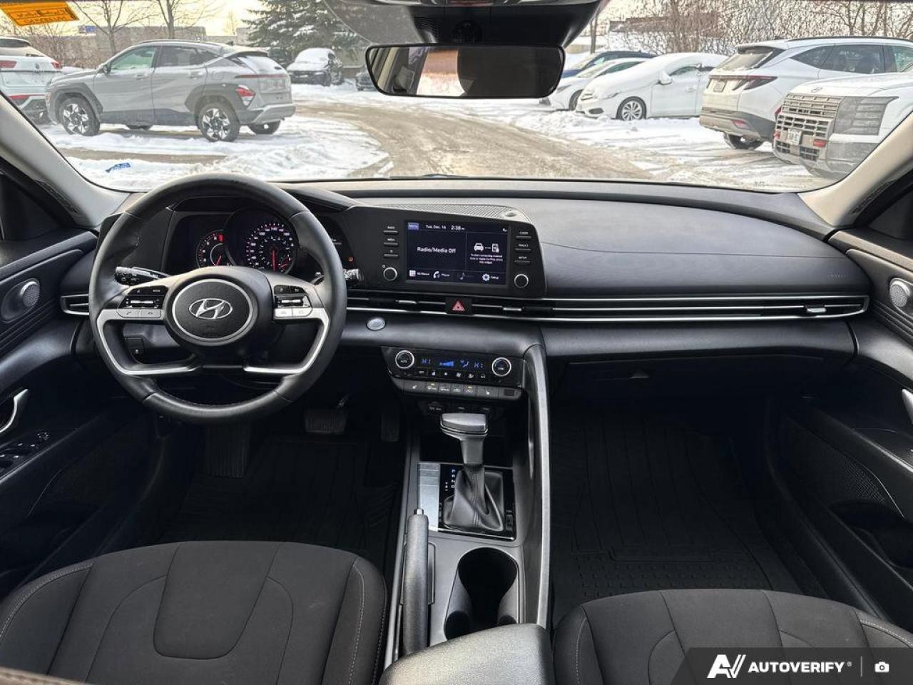 2022 Hyundai Elantra Preferred Photo