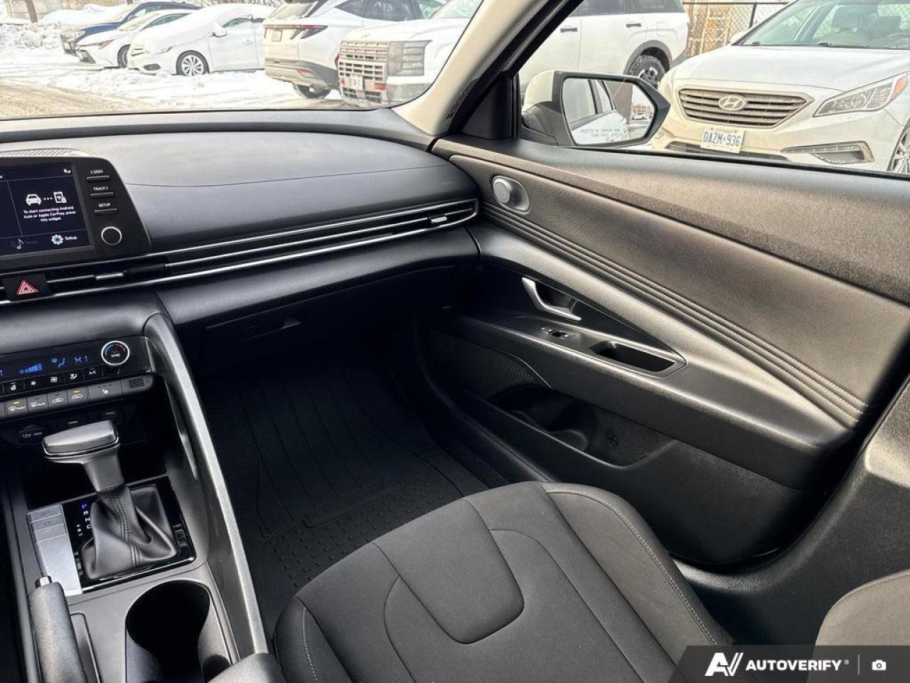 2022 Hyundai Elantra Preferred Photo