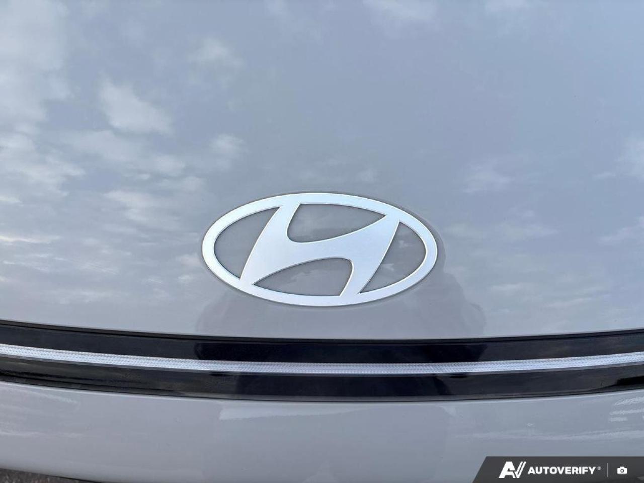 2025 Hyundai KONA Preferred Trend Package   Power Sunroof   Leather Photo