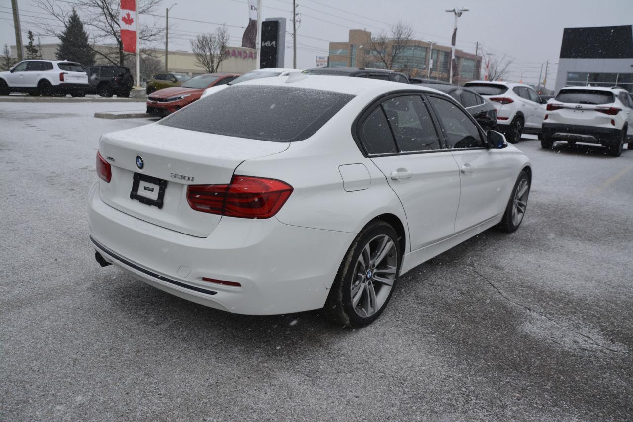 2018 BMW 3 Series 2018 BMW 330X Photo