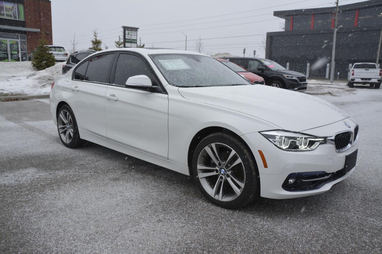 2018 BMW 3 Series 2018 BMW 330X Photo