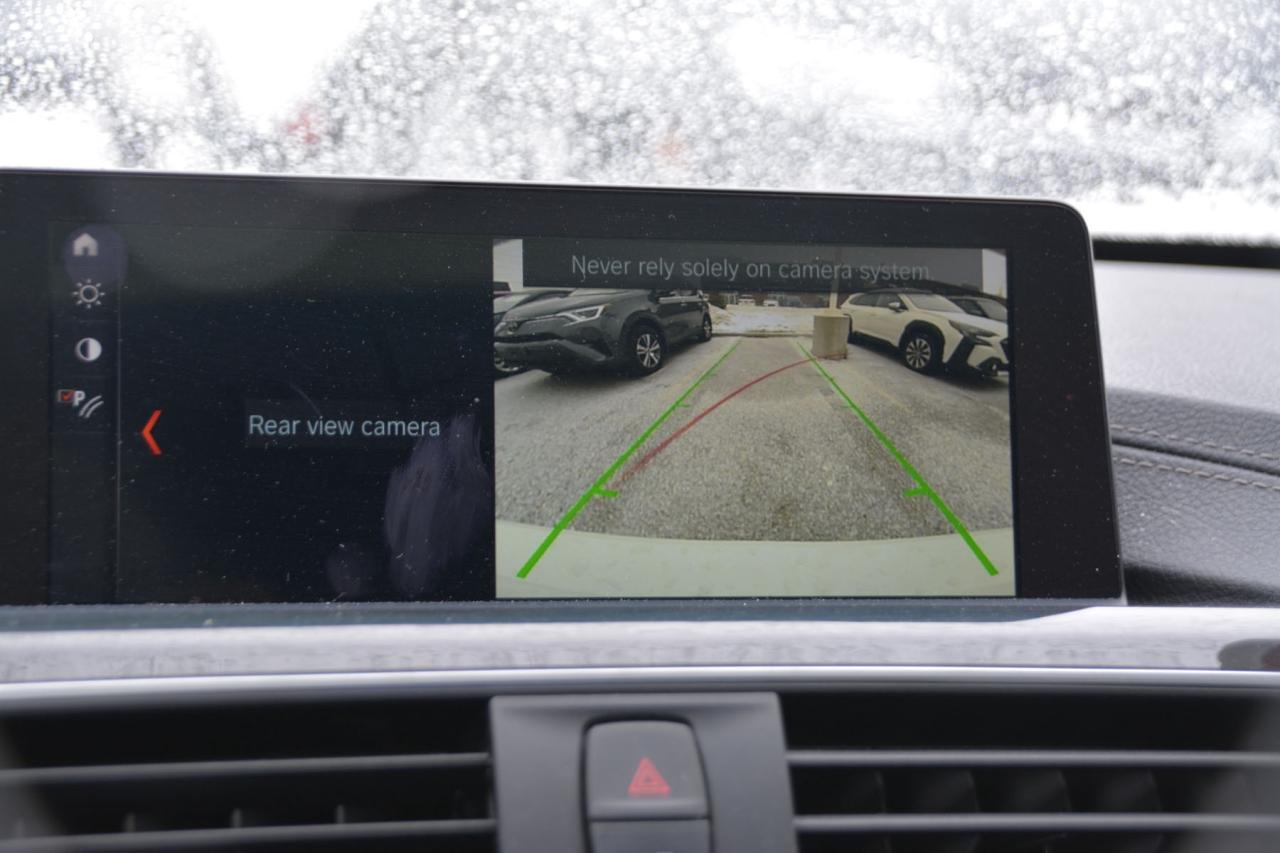 2018 BMW 3 Series 2018 BMW 330X Photo