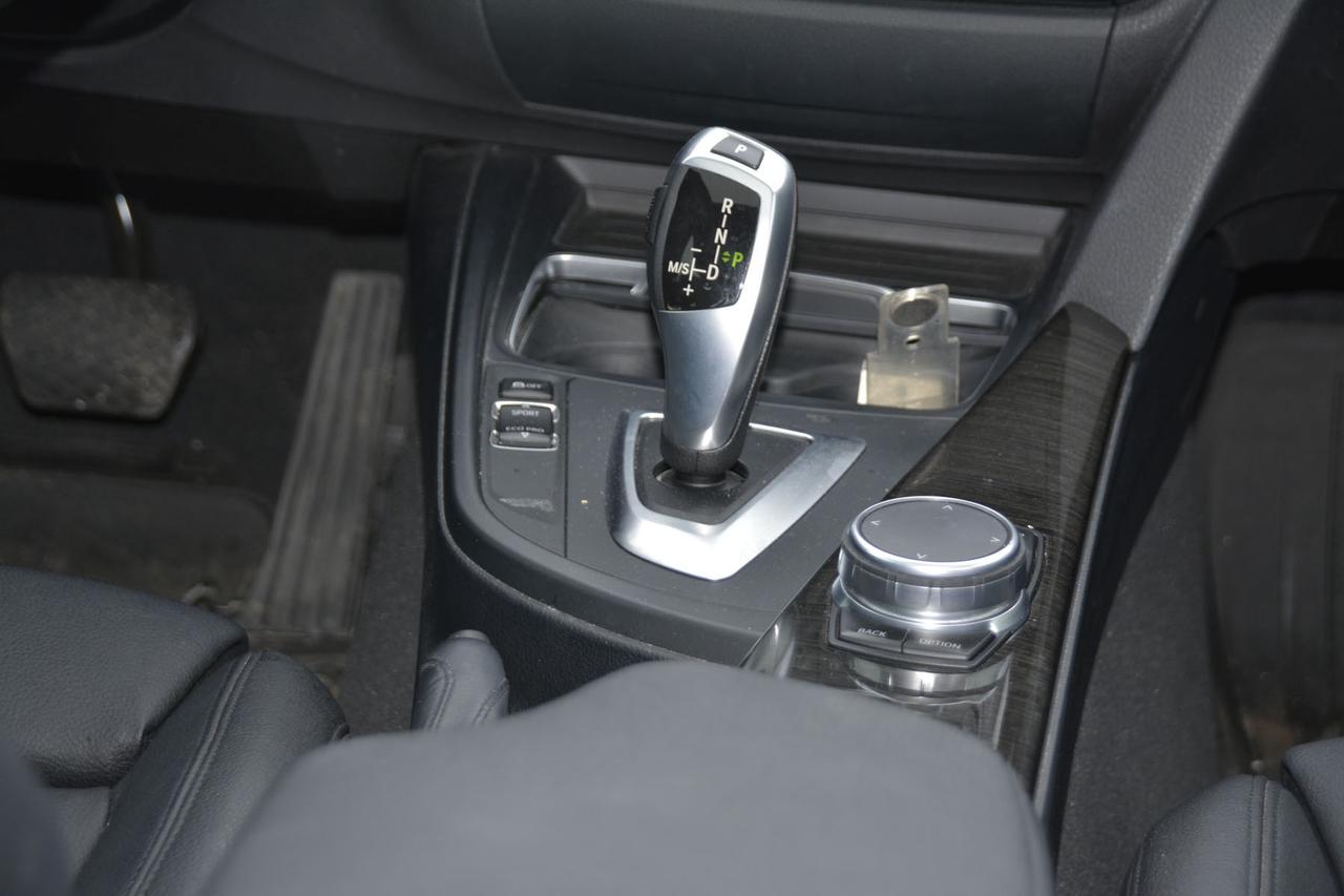 2018 BMW 3 Series 330i xDrive Photo